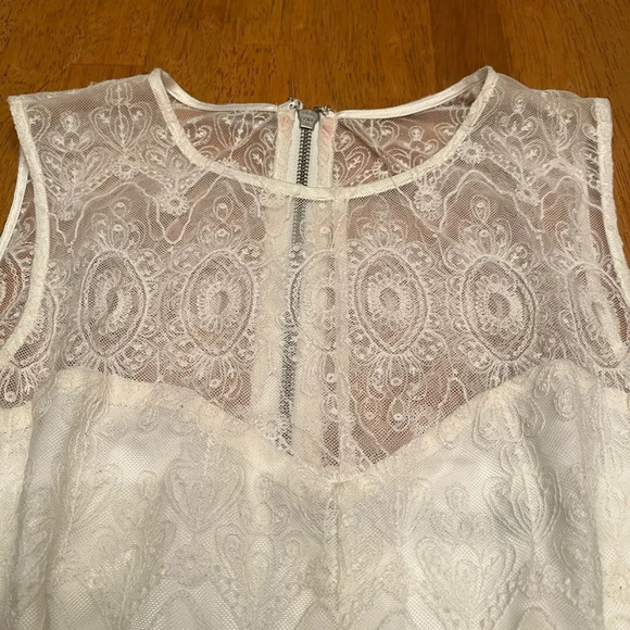 Kensie lined lace mini dress, size Large - Picture 7 of 8